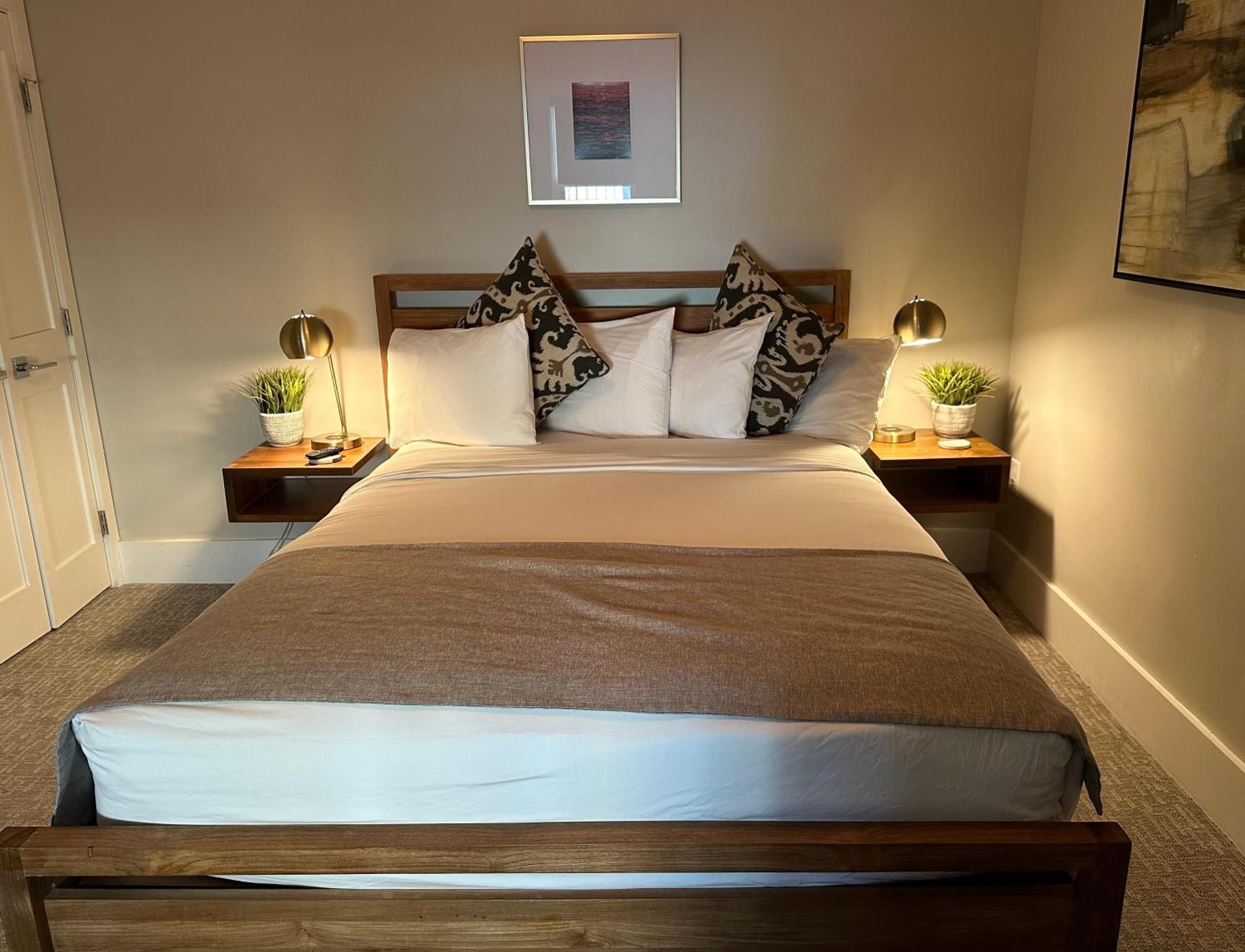Entire Modern 7 Unit 7 Bath Boutique Inn Newport Luaran gambar