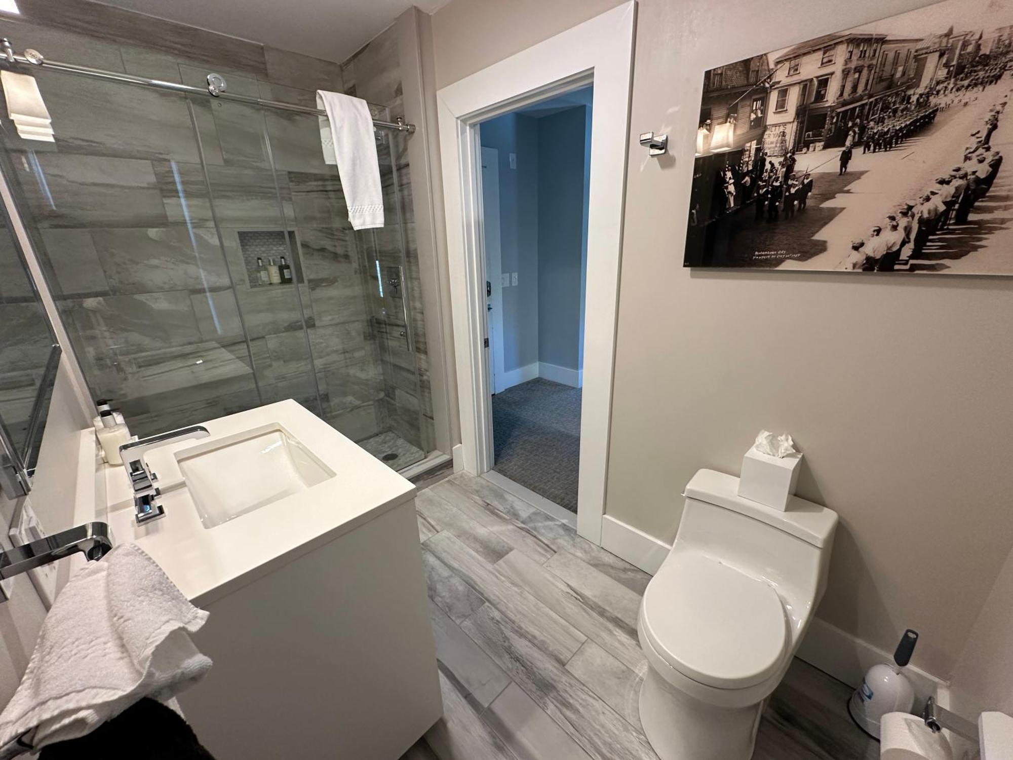 Entire Modern 7 Unit 7 Bath Boutique Inn Newport Luaran gambar