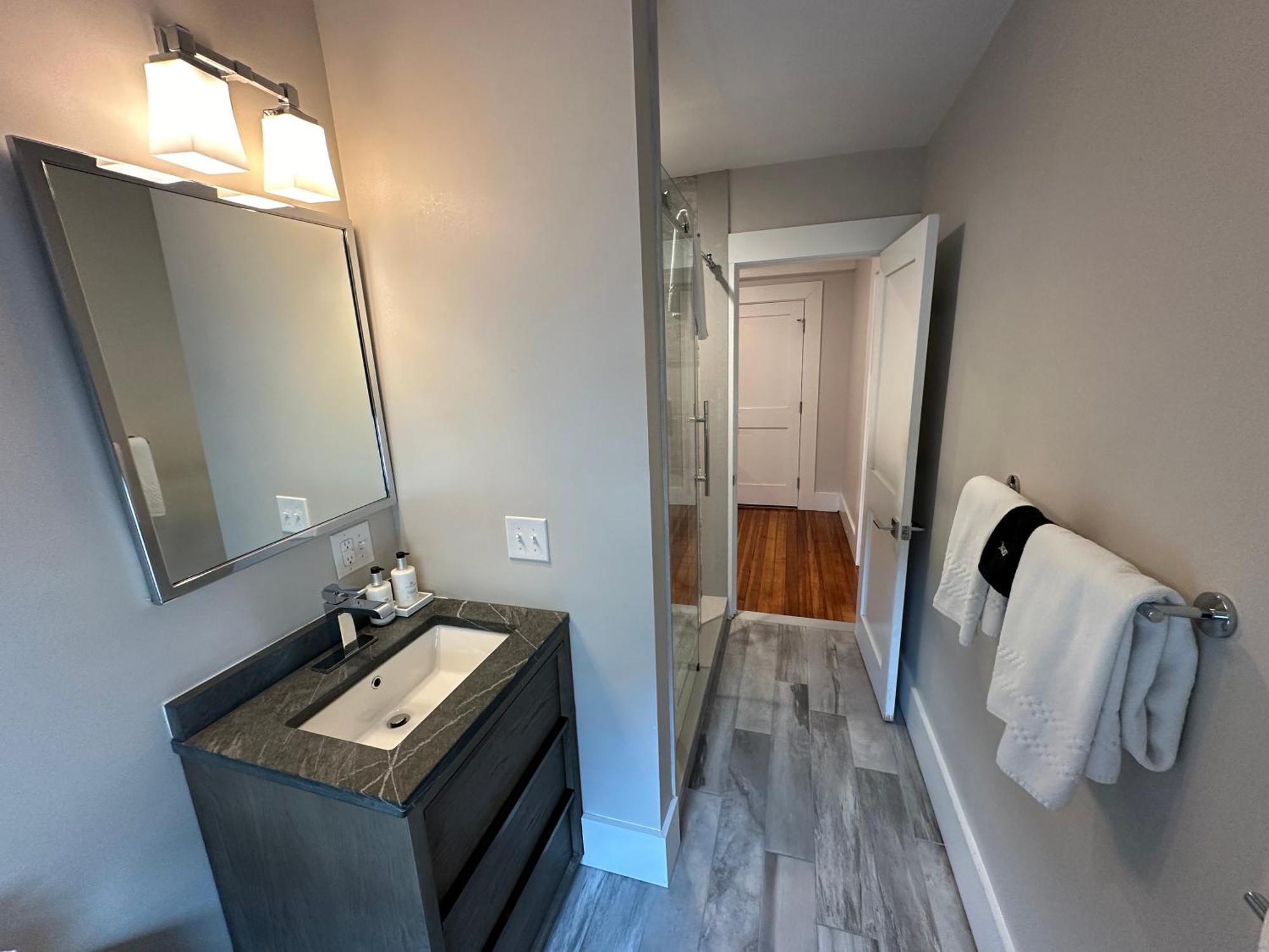 Entire Modern 7 Unit 7 Bath Boutique Inn Newport Luaran gambar