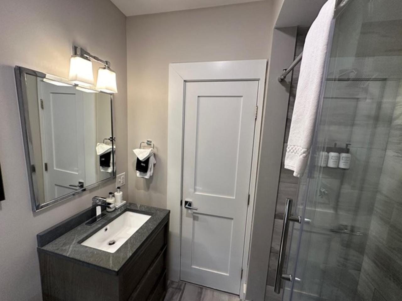 Entire Modern 7 Unit 7 Bath Boutique Inn Newport Luaran gambar